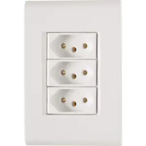 Conjunto 4x2 com 3 Tomadas 2p+t 10 a 250 V Tramontina Liz Branco Tramontina - Imagem 1