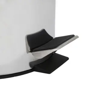 Lixeira ágata de Pedal com Tampa com Capacidade de 3 Litros na Cor Cromada - Imagem 6