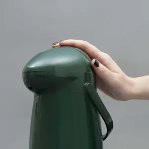 Garrafa Térmica de Pressão Farroupilha 1,9 L Verde - Mor